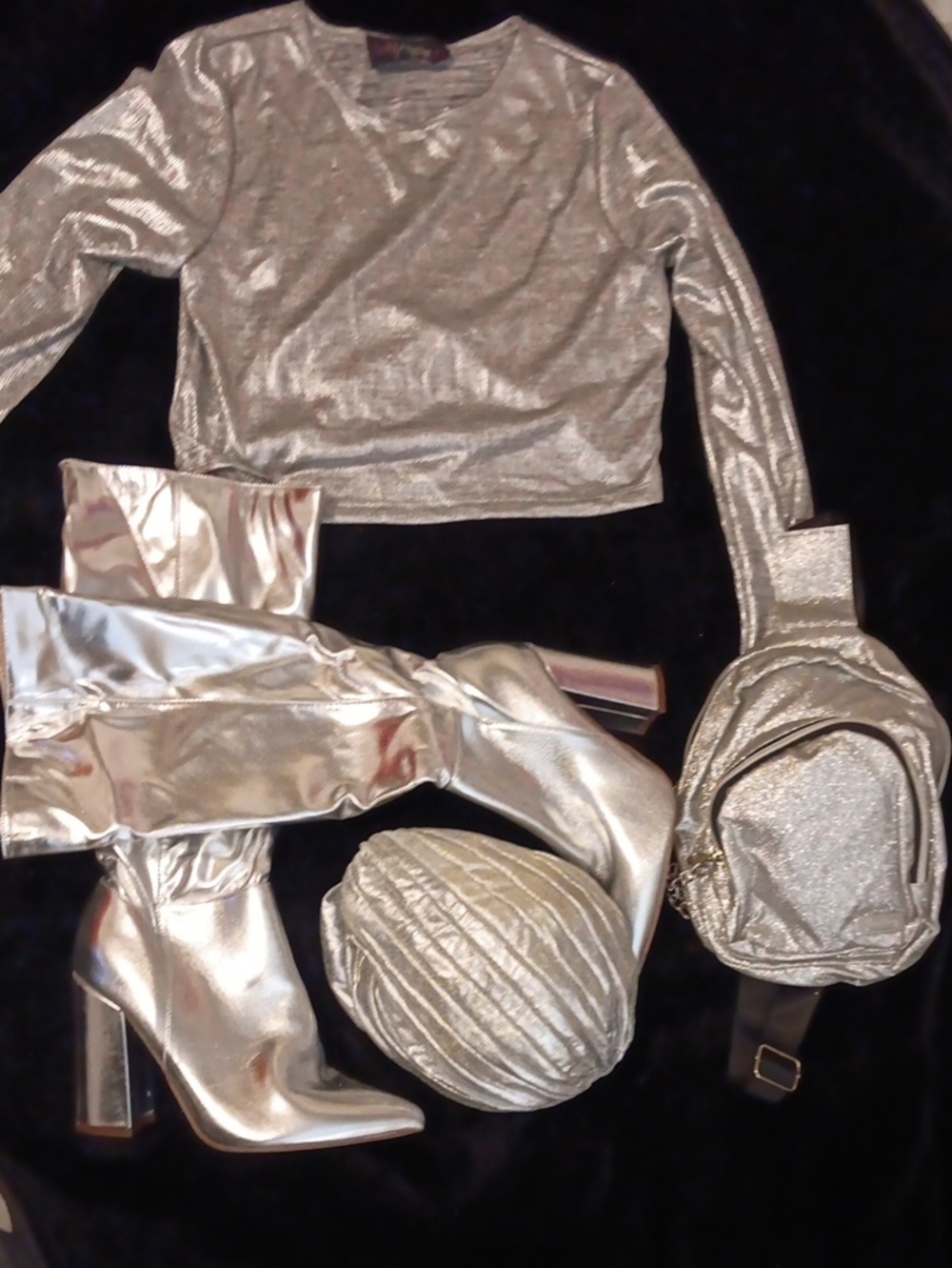 Metallic Silver Women's Accessory Set — Top, Boots, Hat, Backpack